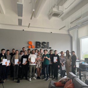 Наши резиденты проходят стажировку в ИТ-компании BSL - КИБЕРшкола программирования для детей, компьютерные курсы для школьников, начинающих и подростков - KIBERone г. Лесколово
